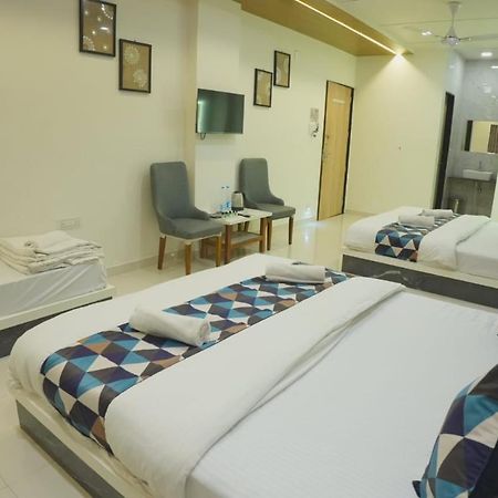 Hotel Ayodhya Virpur Buitenkant foto