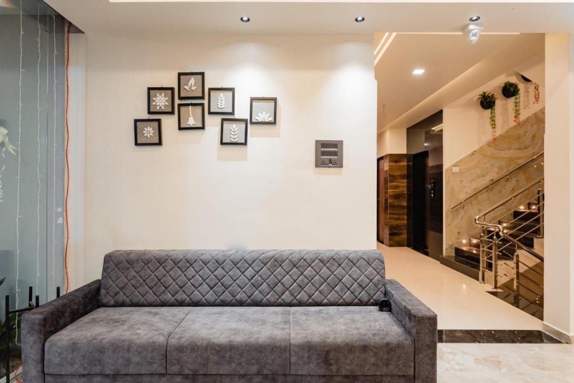 Hotel Ayodhya Virpur Buitenkant foto
