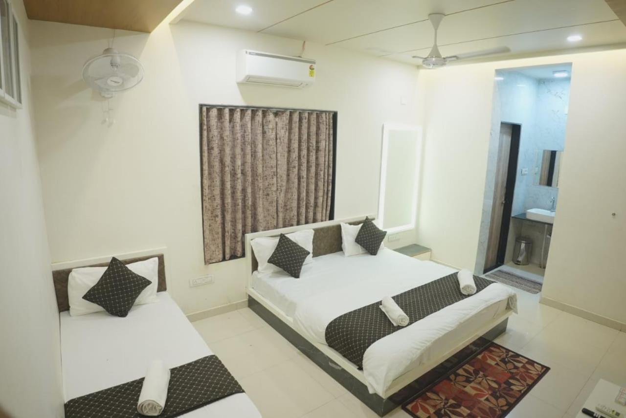 Hotel Ayodhya Virpur Buitenkant foto