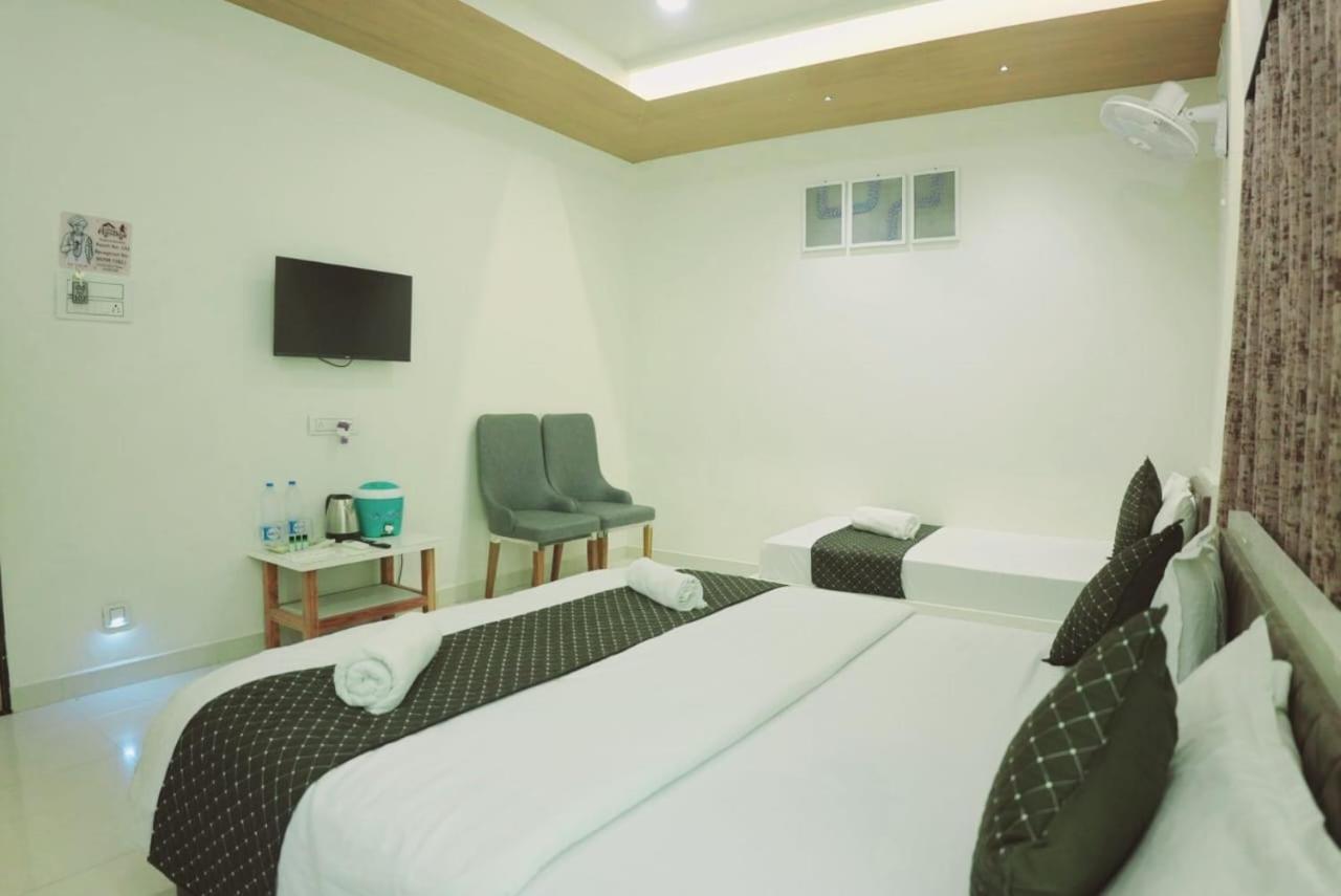 Hotel Ayodhya Virpur Buitenkant foto
