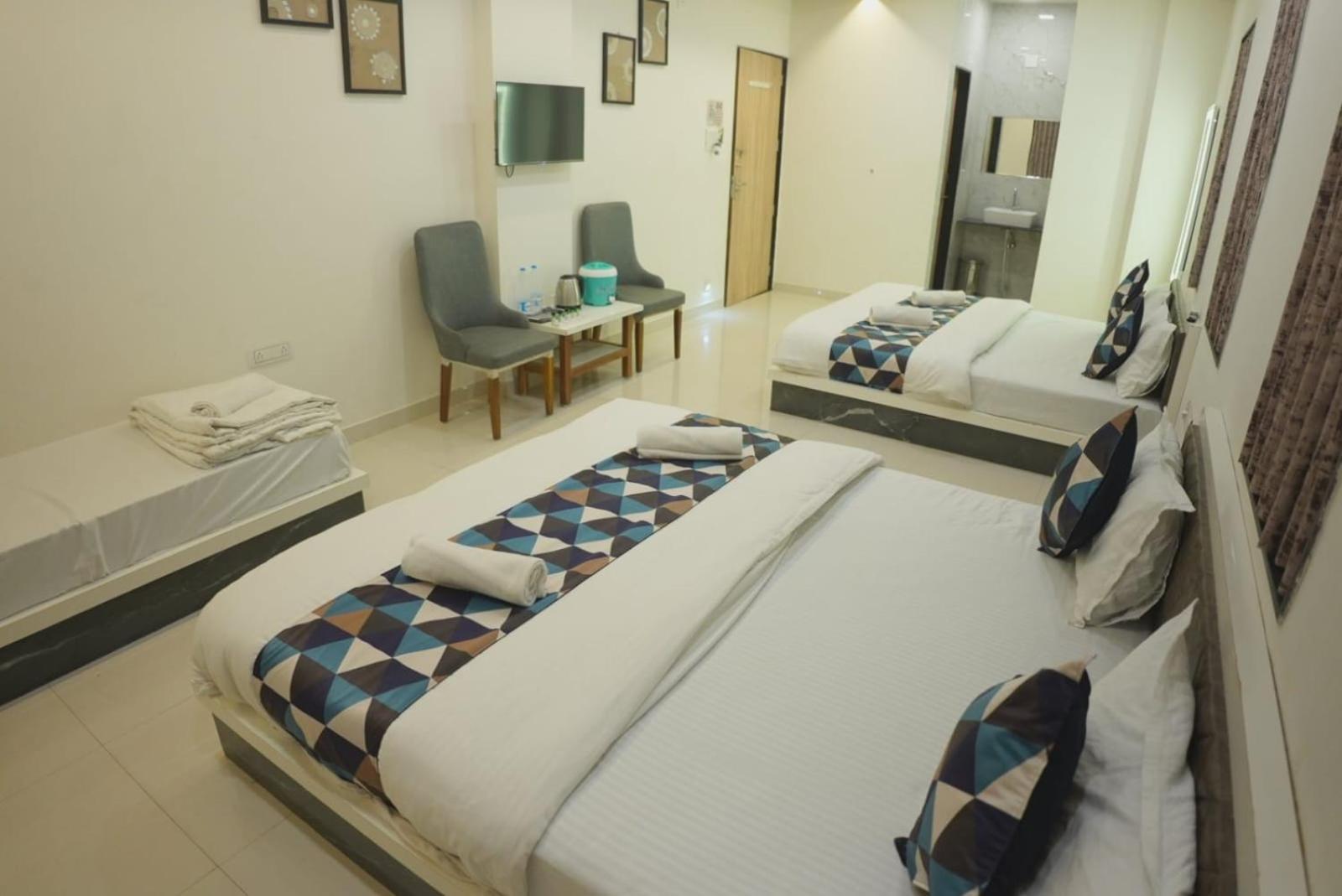 Hotel Ayodhya Virpur Buitenkant foto